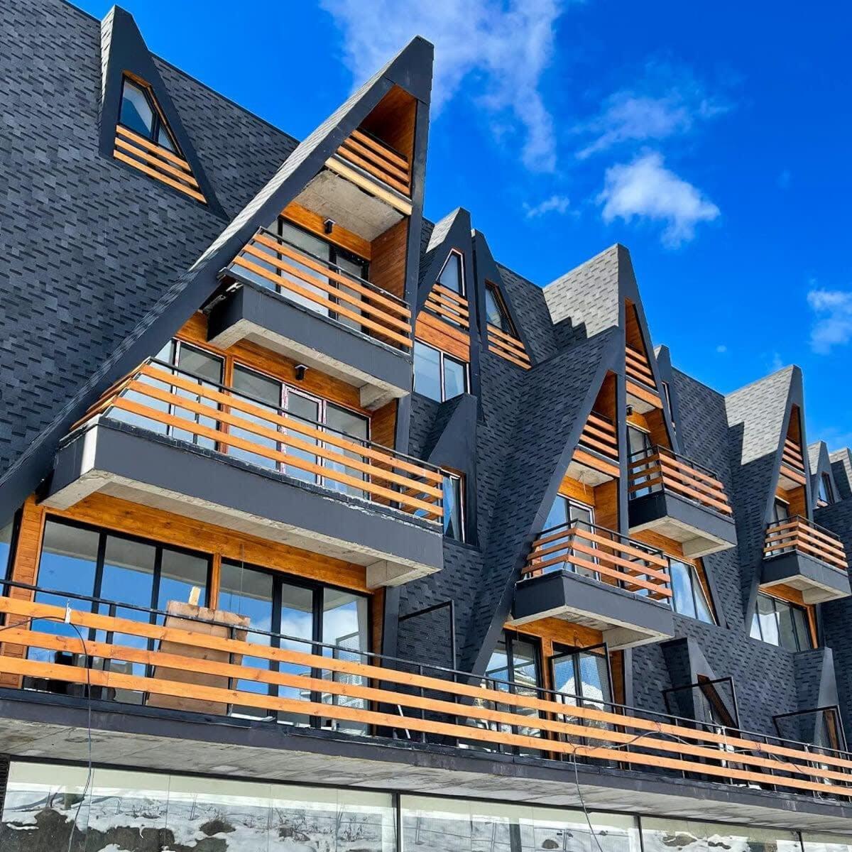 Stylish With Balcony *