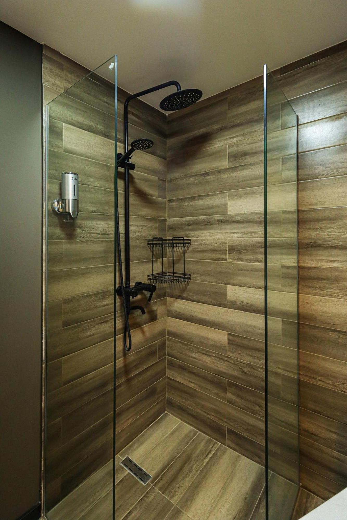 Stylish With Balcony Appartement Goudaouri